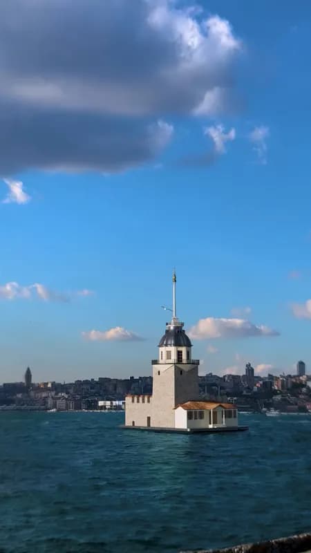 TECNO | Did Istanbul just get a tech upgrade? — video poster görseli