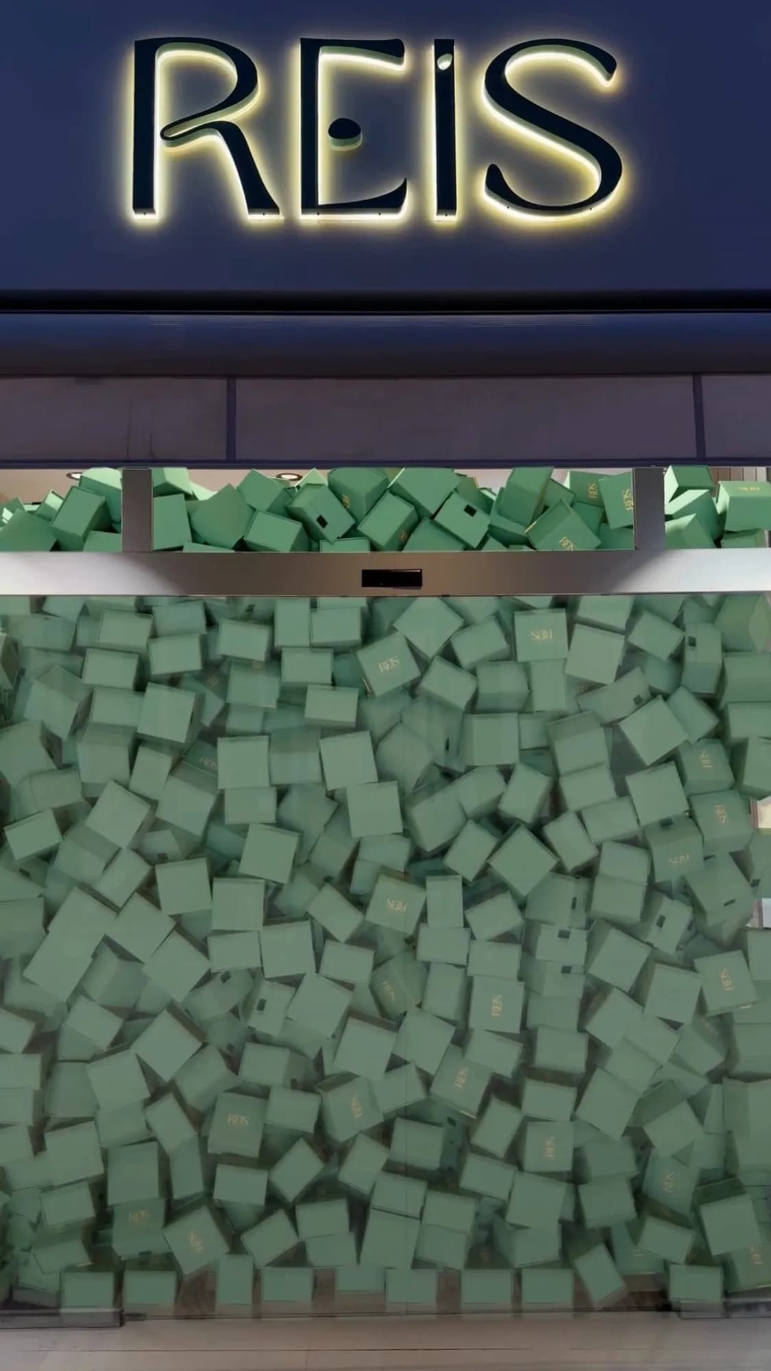 Reis Kuyumculuk | Flood of Boxes | CGI Film — video poster görseli